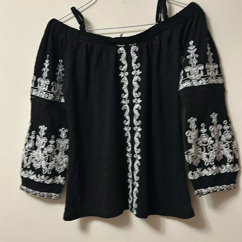 Tropic Heat by INC off shoulder silver on black appliqué polyester rayon size S